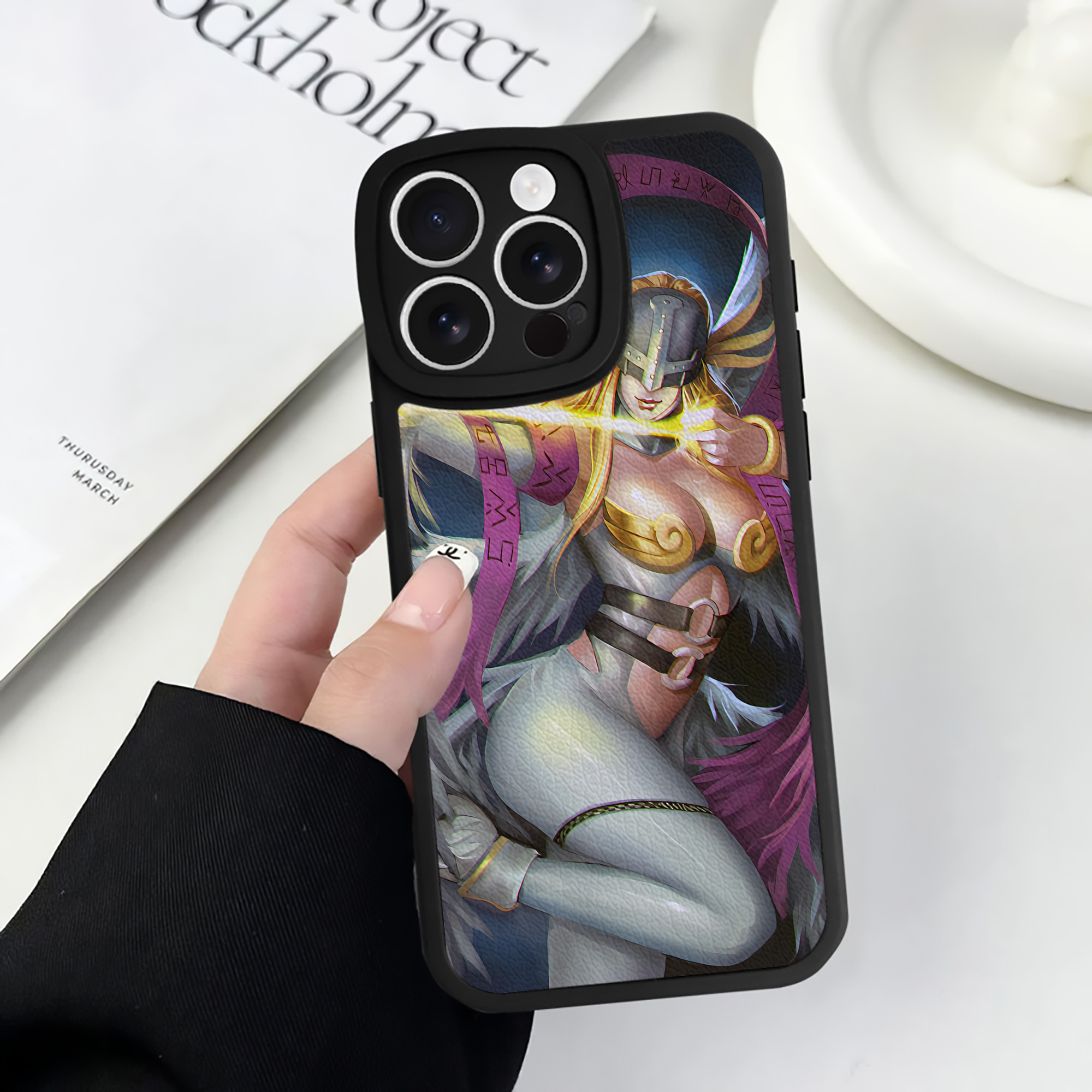 （画像用） Digimon デジタルモンスター/デジモン 【iPhone 16シリーズ対応】シリコンスマホケース（レザー調） 材質：シリコン